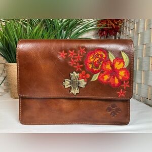 Patricia Nash Consilina Crossbody Organizer Embroidery Floral Oil Painting